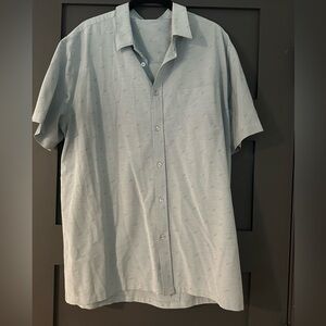 Vuori Men’s Short Sleeve Button Up - Size XL